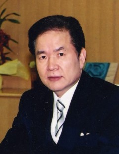 星野 佳正氏